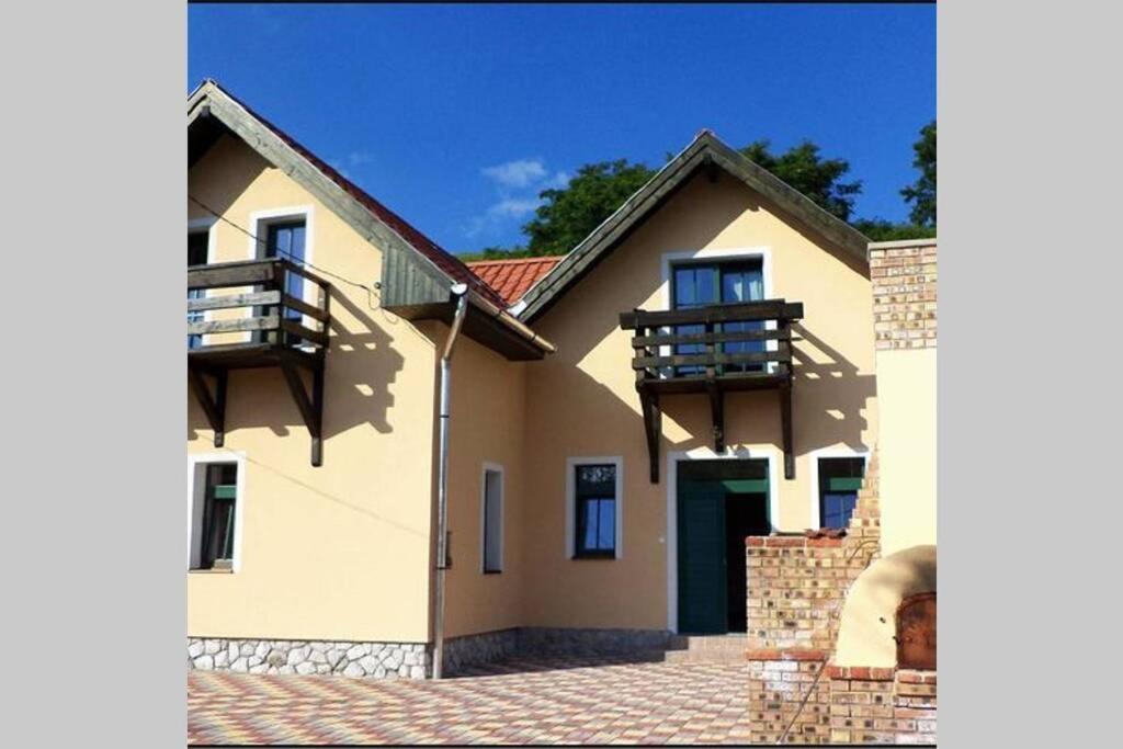 Ferienwohnung Matyo Rozsa Vendeghaz Ostoros Exterior foto